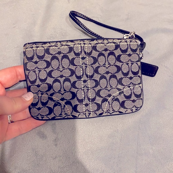 Coach Handbags - Coach wristlet